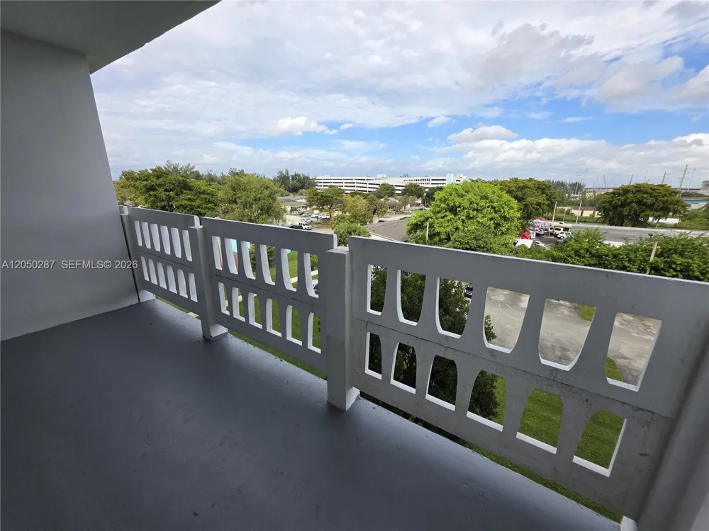 15600 NW 7th Ave #511 Miami, FL 33169