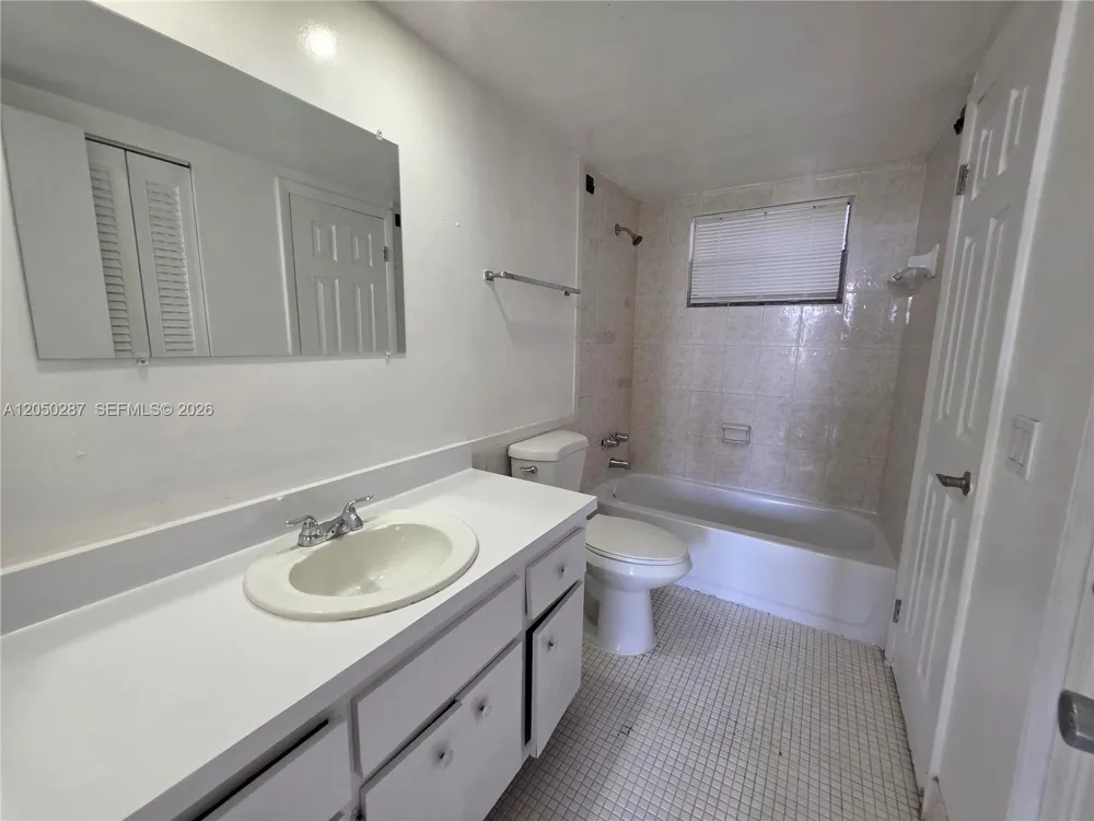 15600 NW 7th Ave #511 Miami, FL 33169