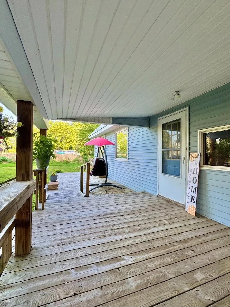9462 E Colby Road Crystal, MI 48818