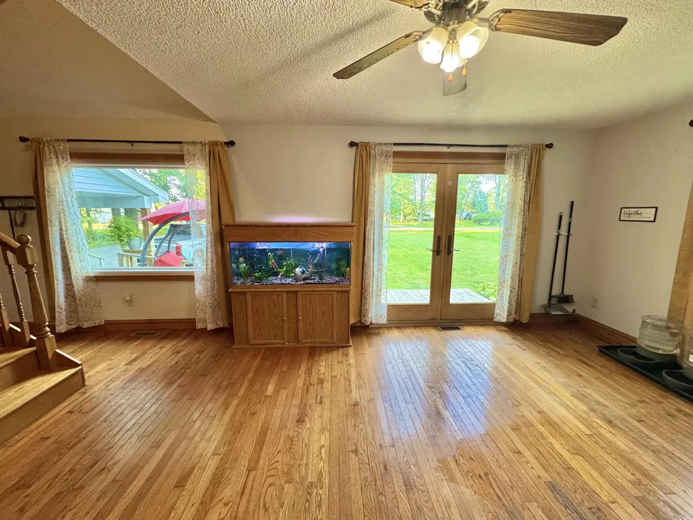 9462 E Colby Road Crystal, MI 48818