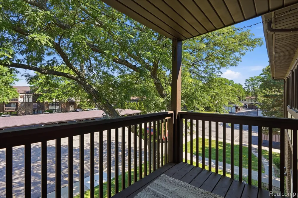 6160 Innkeepers Court #69 Meridian Charter Township, MI 48823