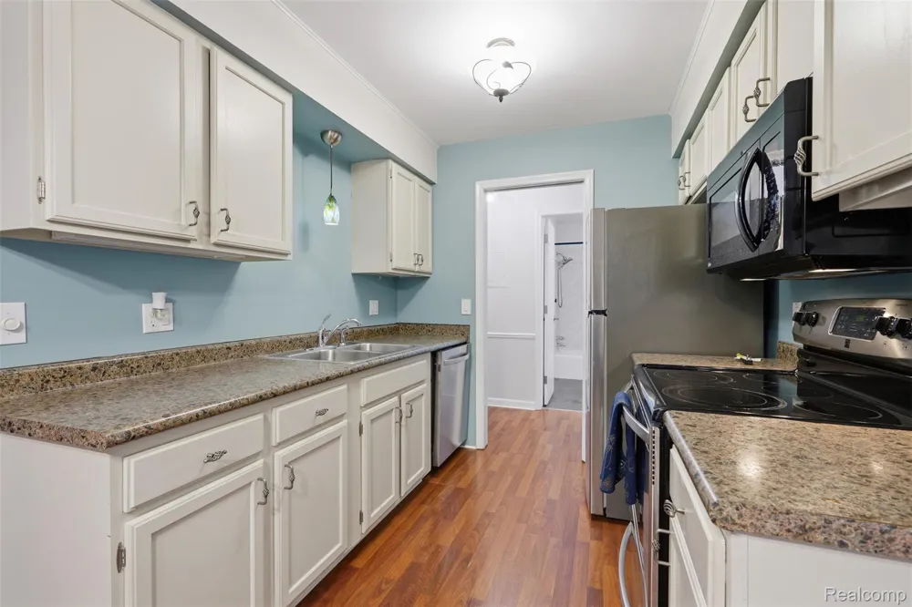 6160 Innkeepers Court #69 Meridian Charter Township, MI 48823