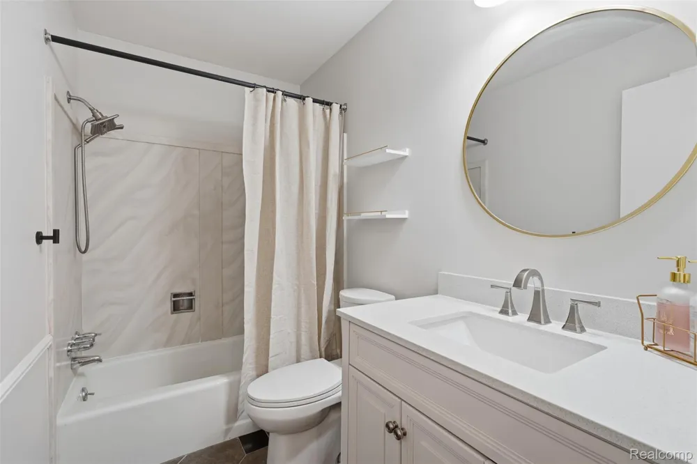 6160 Innkeepers Court #69 Meridian Charter Township, MI 48823