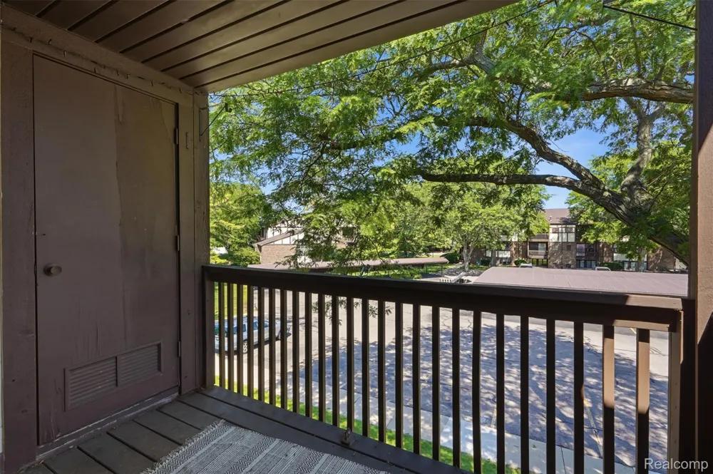 6160 Innkeepers Court #69 Meridian Charter Township, MI 48823