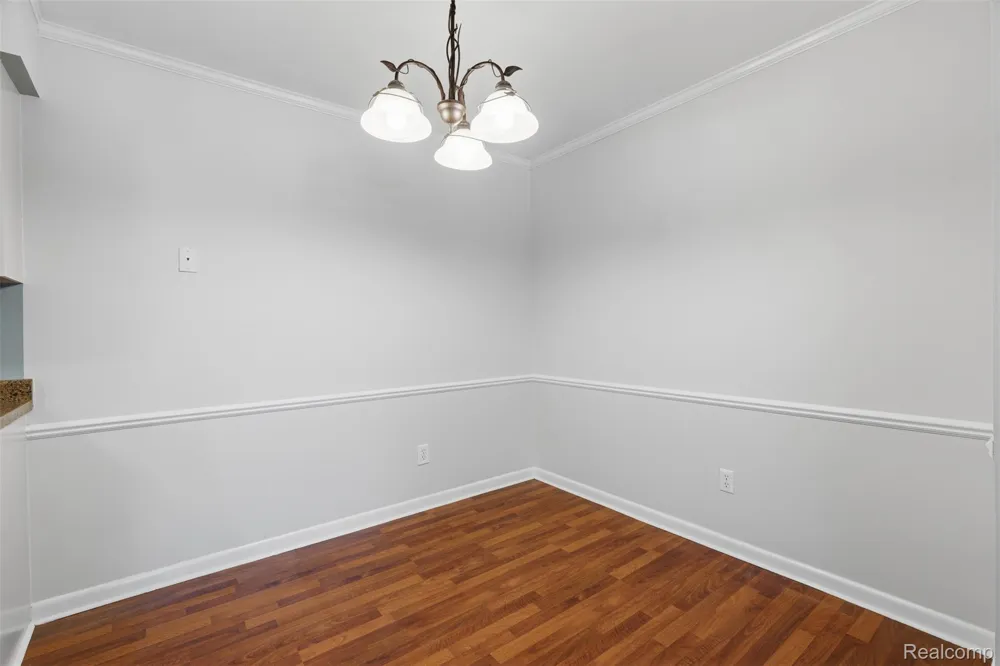 6160 Innkeepers Court #69 Meridian Charter Township, MI 48823