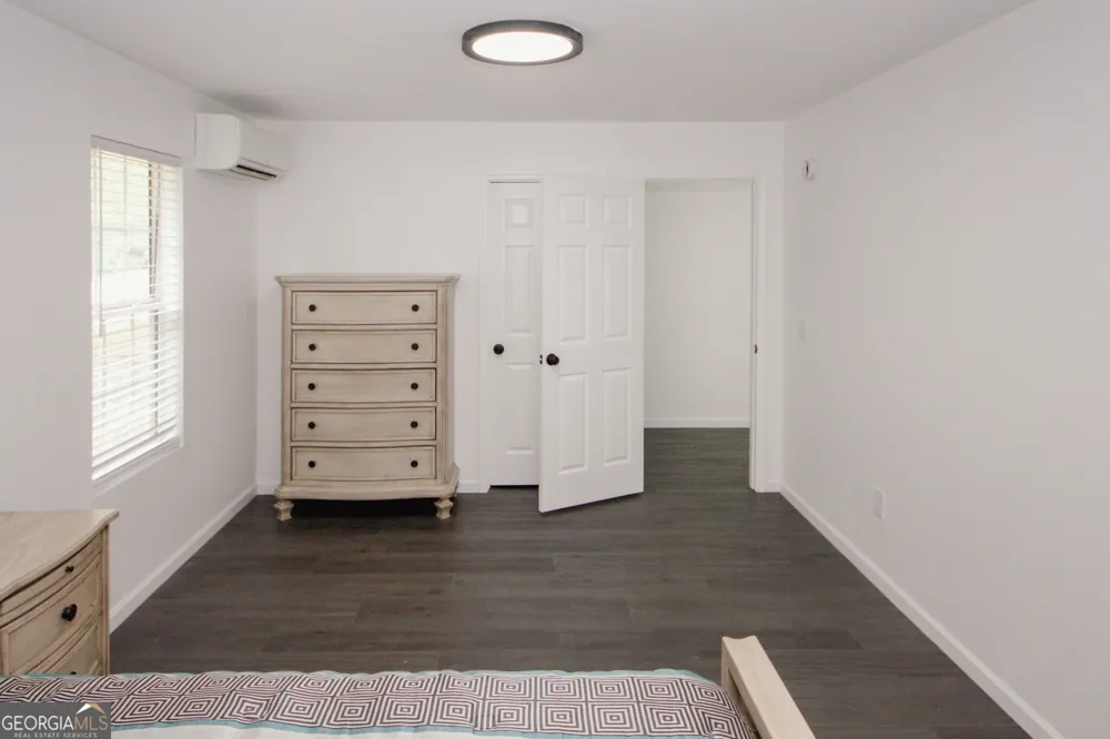 6157 Orville DR Flowery Branch, GA 30542