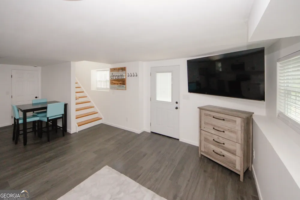 6157 Orville DR Flowery Branch, GA 30542