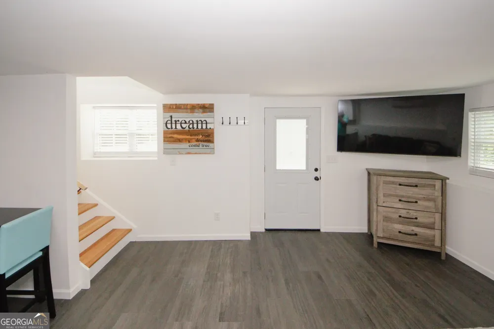 6157 Orville DR Flowery Branch, GA 30542
