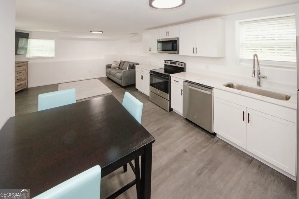6157 Orville DR Flowery Branch, GA 30542