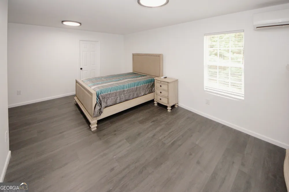 6157 Orville DR Flowery Branch, GA 30542