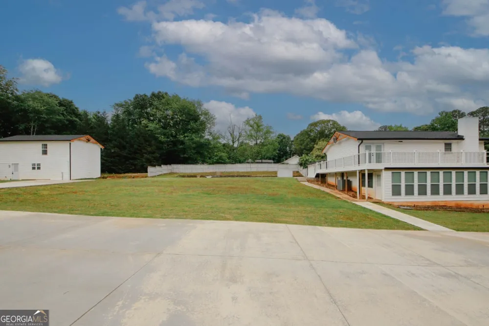 6157 Orville DR Flowery Branch, GA 30542