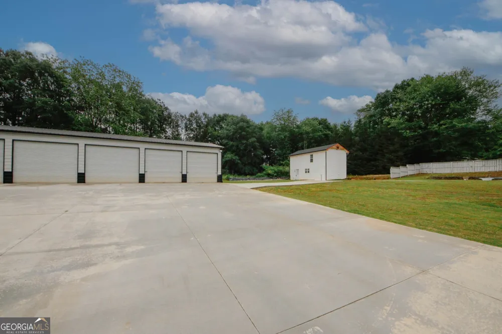 6157 Orville DR Flowery Branch, GA 30542