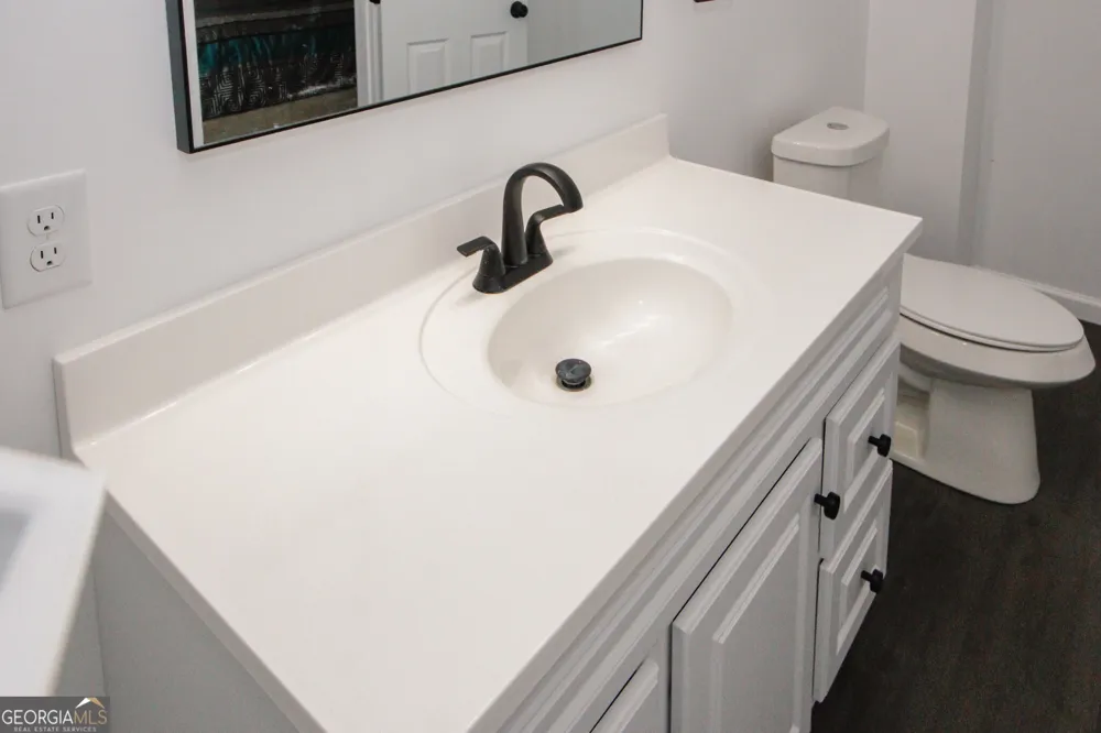 6157 Orville DR Flowery Branch, GA 30542