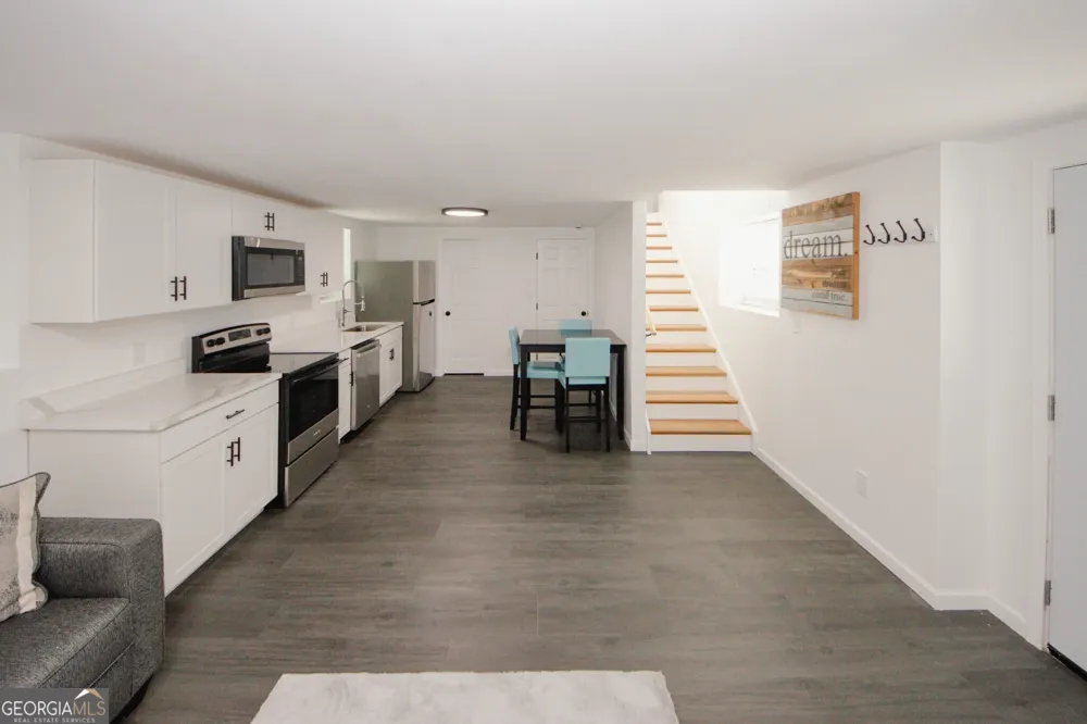 6157 Orville DR Flowery Branch, GA 30542