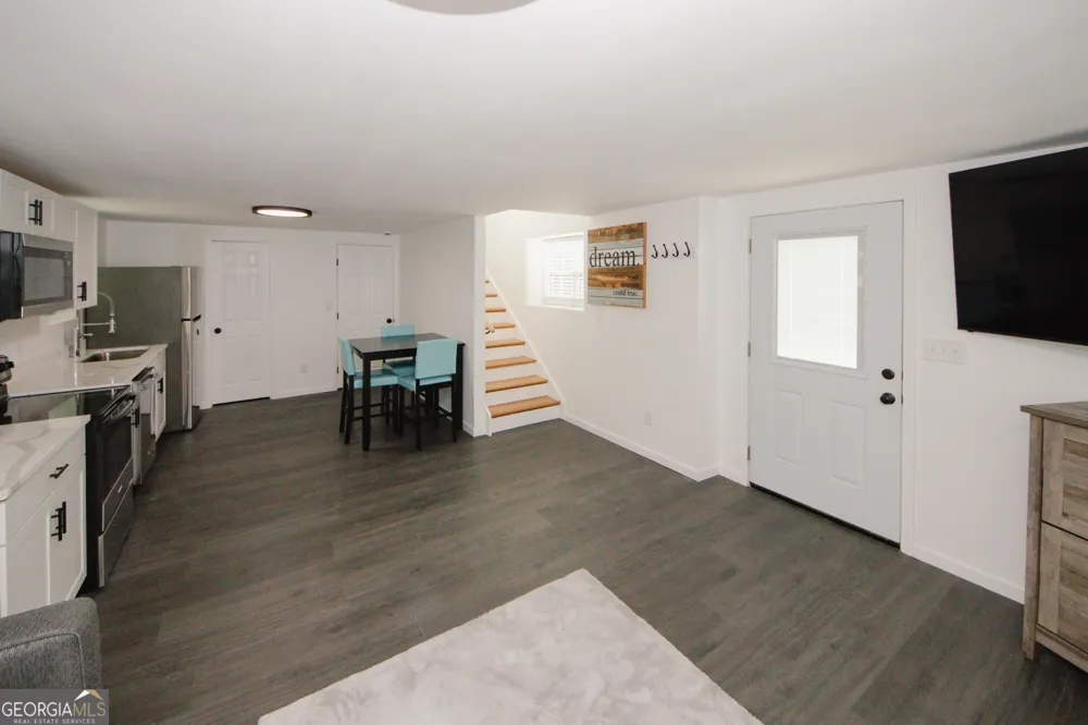 6157 Orville DR Flowery Branch, GA 30542