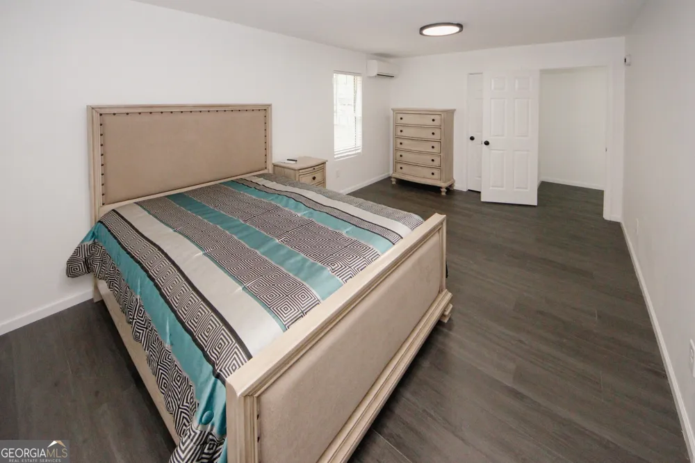 6157 Orville DR Flowery Branch, GA 30542