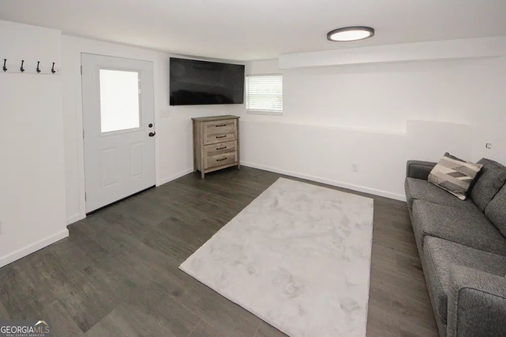 6157 Orville DR Flowery Branch, GA 30542