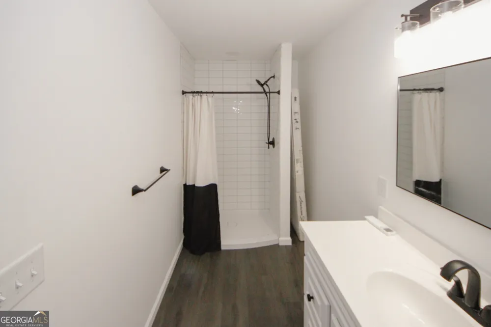 6157 Orville DR Flowery Branch, GA 30542
