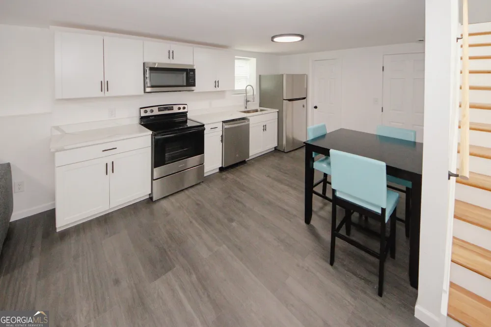 6157 Orville DR Flowery Branch, GA 30542