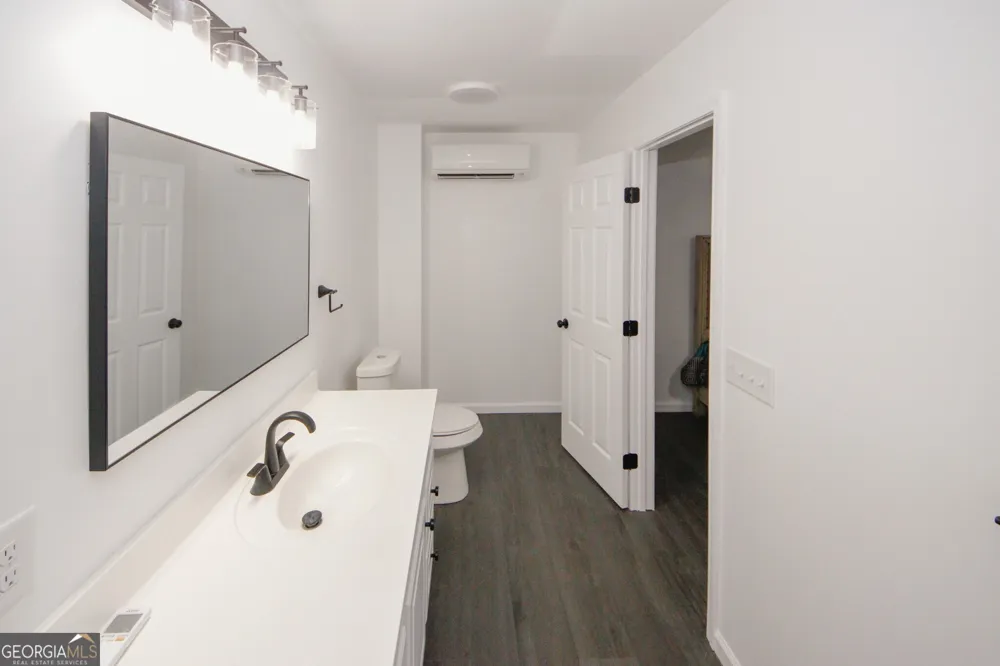 6157 Orville DR Flowery Branch, GA 30542