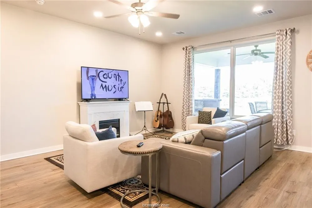 4130 Vintage Estates Court Bryan, TX 77808
