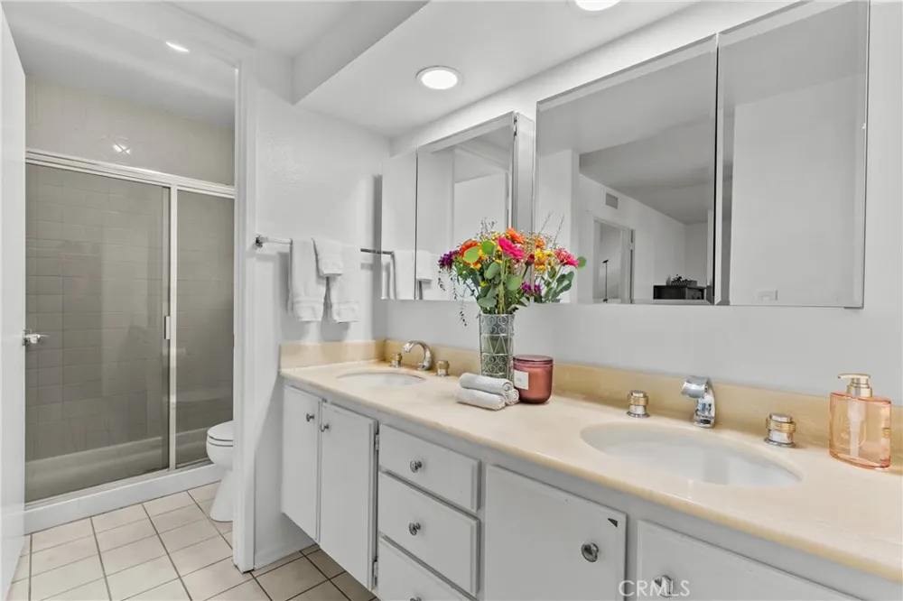 9933 Nevada Chatsworth, CA 91311