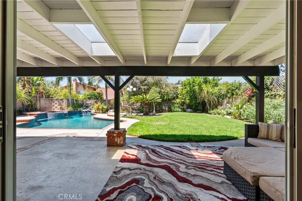 9933 Nevada Chatsworth, CA 91311