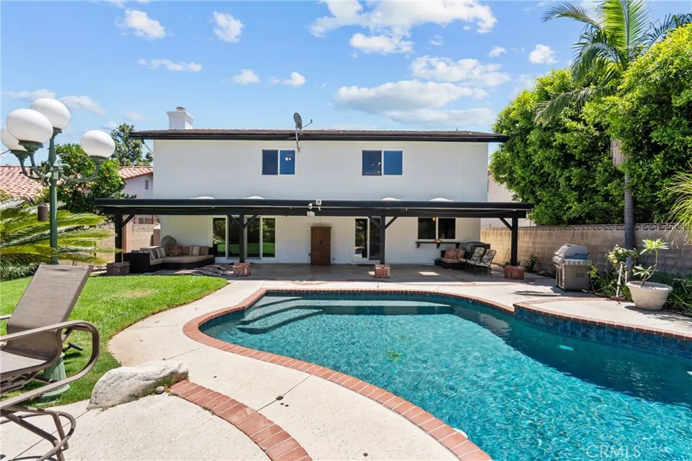 9933 Nevada Chatsworth, CA 91311