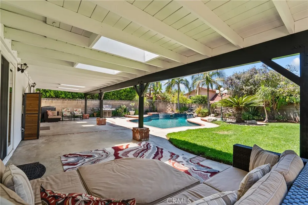 9933 Nevada Chatsworth, CA 91311