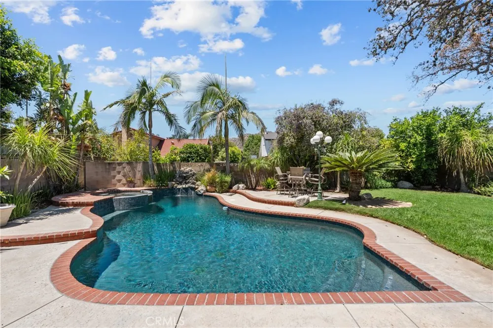9933 Nevada Chatsworth, CA 91311