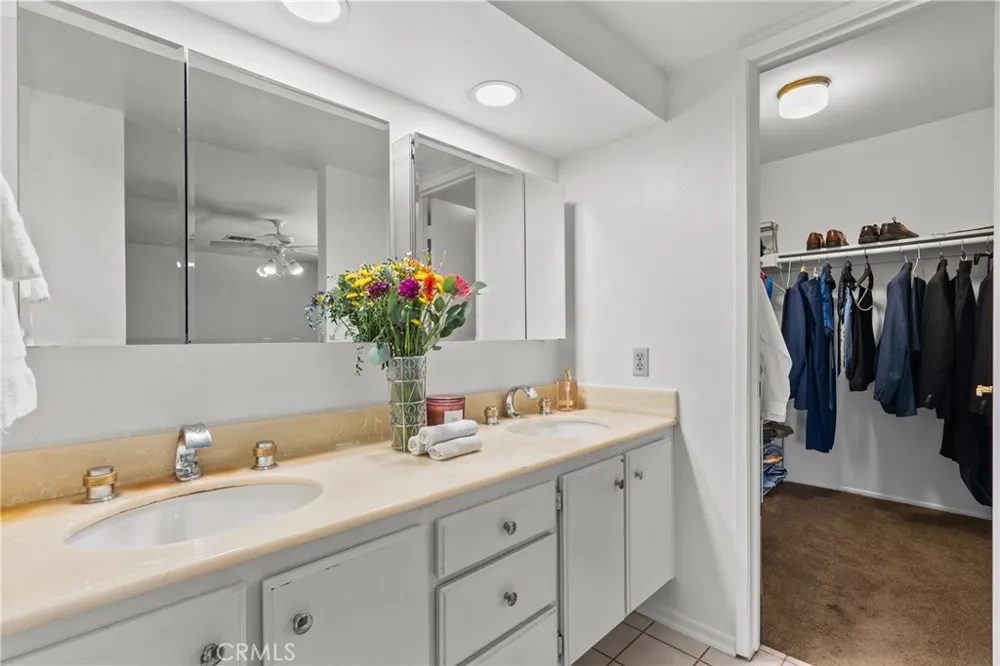 9933 Nevada Chatsworth, CA 91311