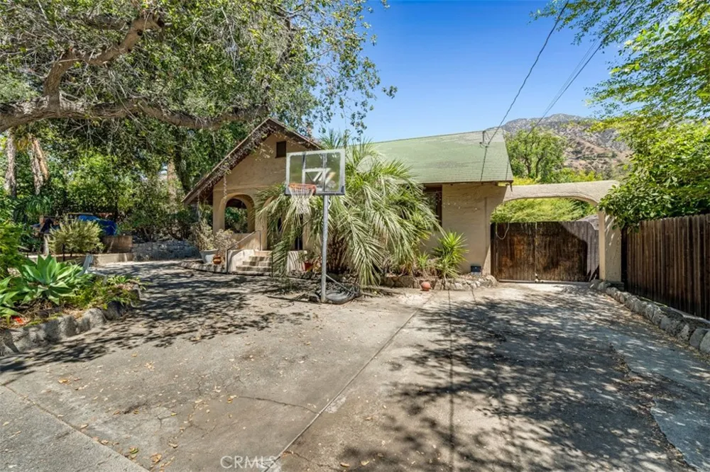 611 E Grandview Sierra Madre, CA 91024