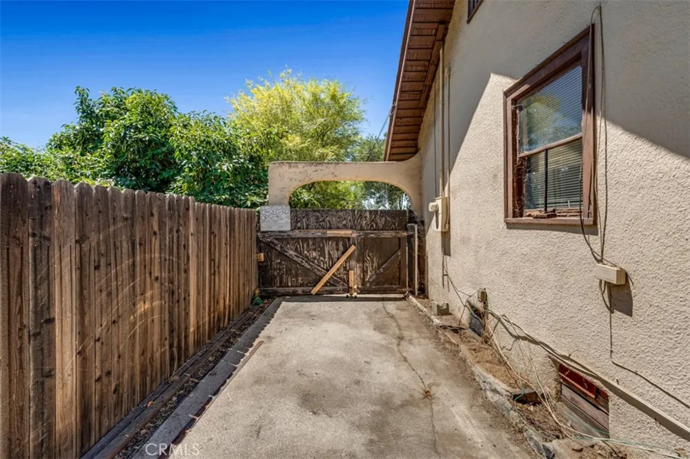 611 E Grandview Sierra Madre, CA 91024