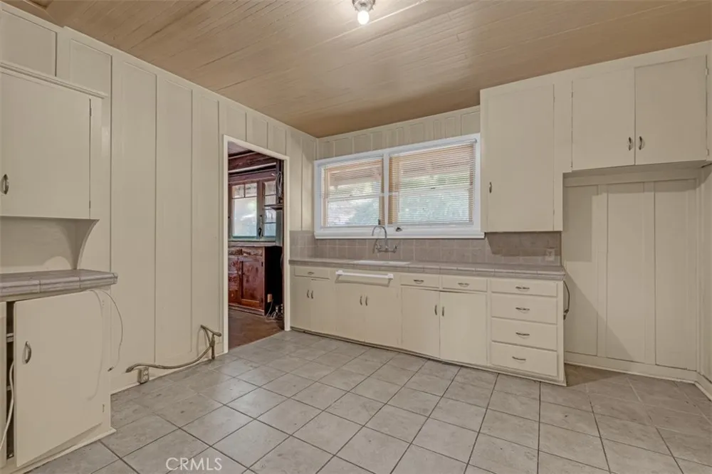 611 E Grandview Sierra Madre, CA 91024