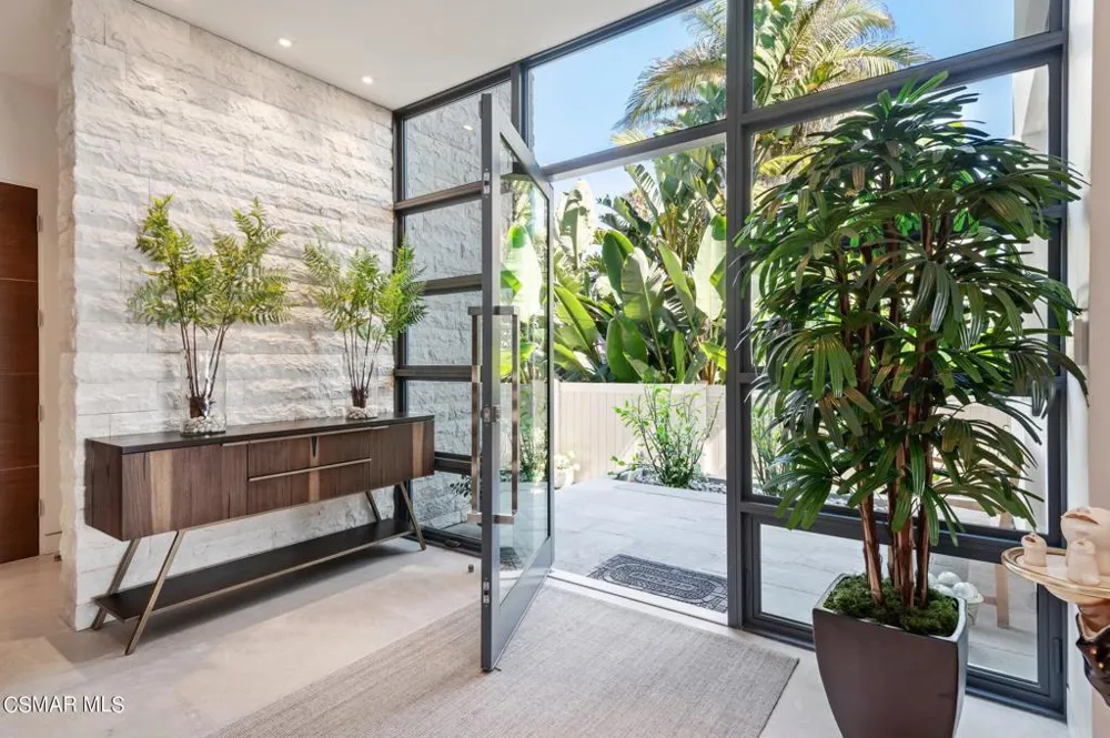 5496 Rincon Beach Park Drive Ventura, CA 93001