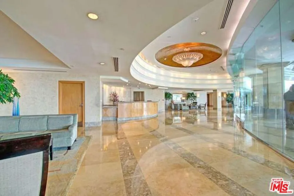 201 Ocean Avenue #405B Santa Monica, CA 90402