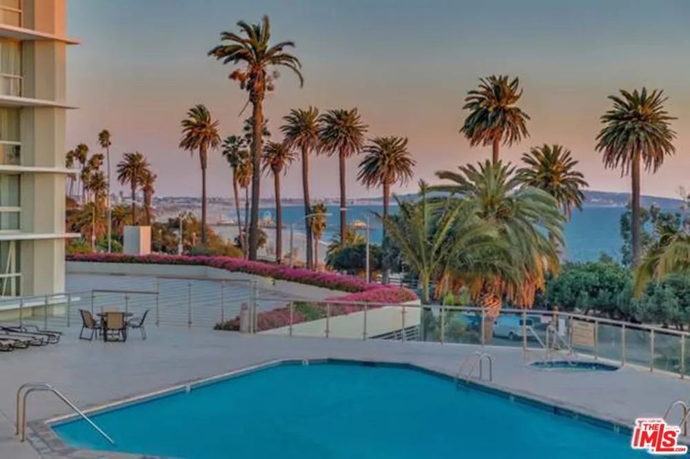 201 Ocean Avenue #405B Santa Monica, CA 90402