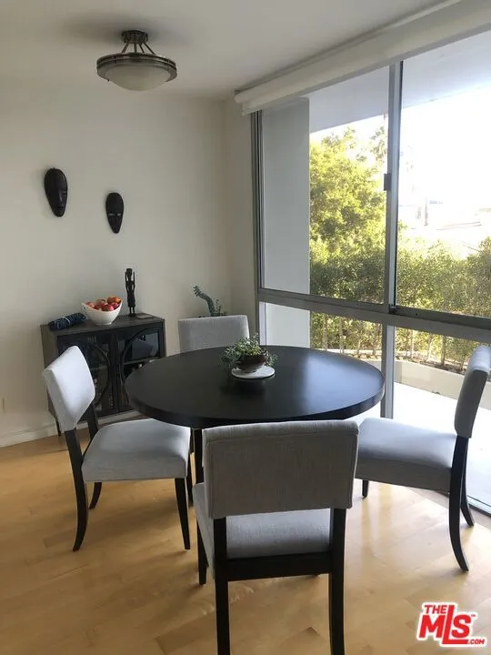 201 Ocean Avenue #405B Santa Monica, CA 90402