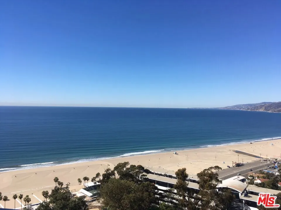 201 Ocean Avenue #405B Santa Monica, CA 90402