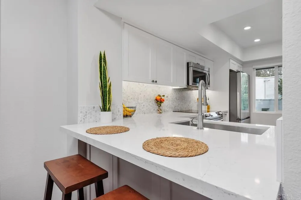 853 America Way Del Mar, CA 92014