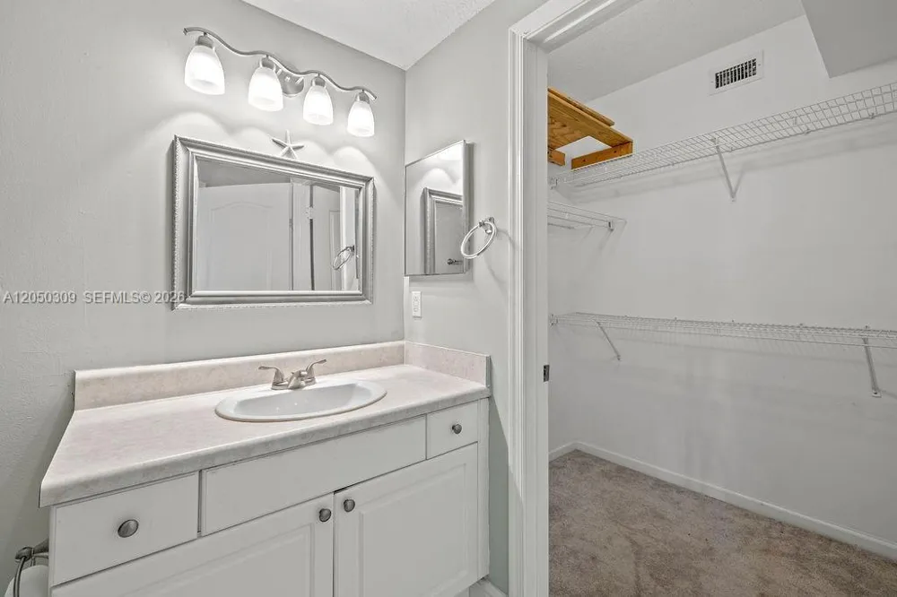 5060 Fairways Cir #F101 Vero Beach, FL 32967