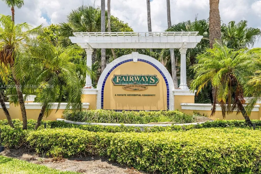 5060 Fairways Cir #F101 Vero Beach, FL 32967
