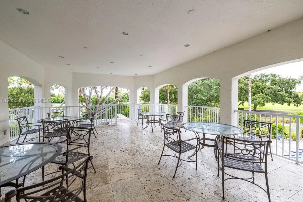 5060 Fairways Cir #F101 Vero Beach, FL 32967
