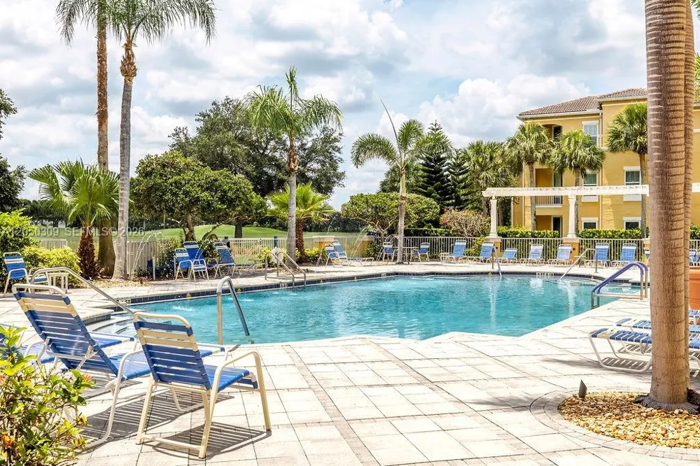 5060 Fairways Cir #F101 Vero Beach, FL 32967