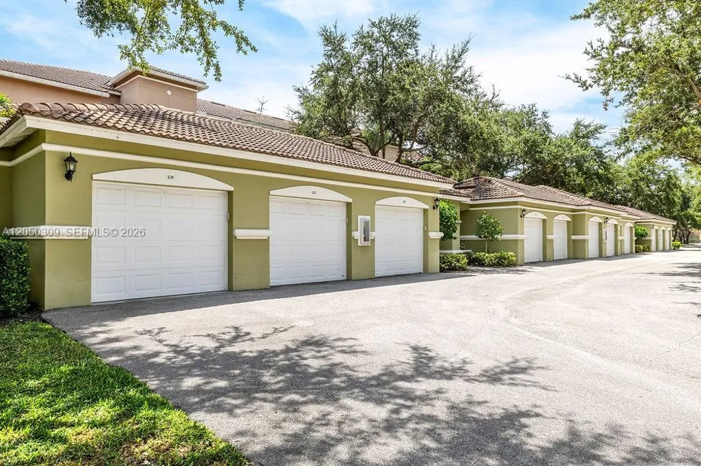 5060 Fairways Cir #F101 Vero Beach, FL 32967