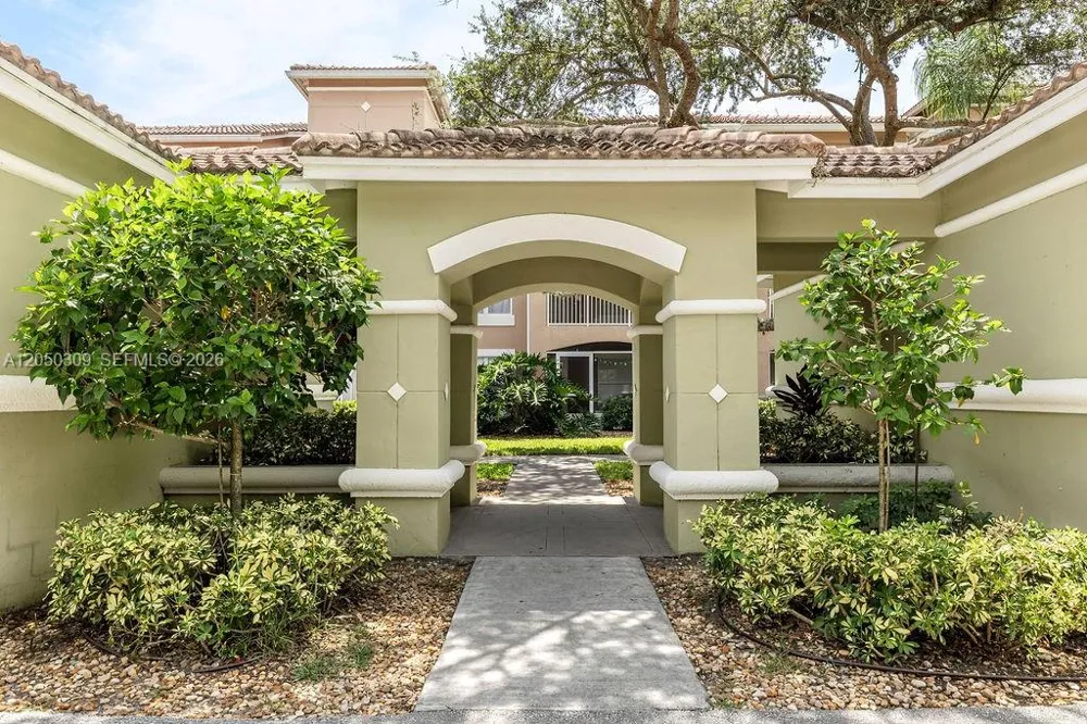 5060 Fairways Cir #F101 Vero Beach, FL 32967