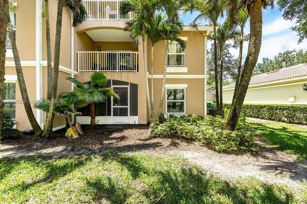 5060 Fairways Cir #F101 Vero Beach, FL 32967