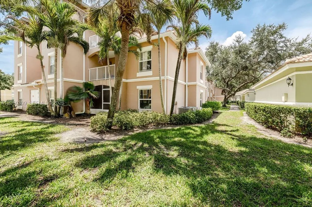 5060 Fairways Cir #F101 Vero Beach, FL 32967