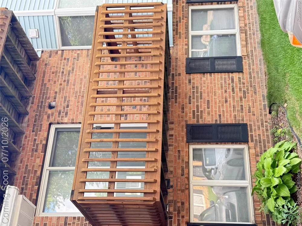 212 Pinewood Drive #22 Plymouth City, MI 48170