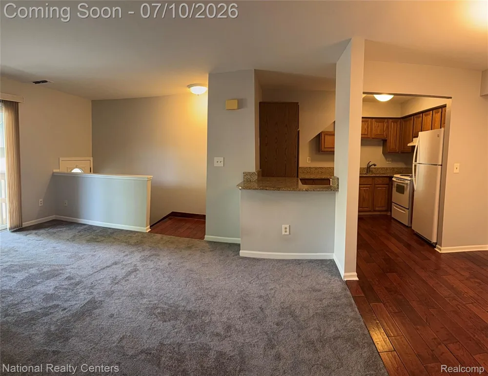 212 Pinewood Drive #22 Plymouth City, MI 48170
